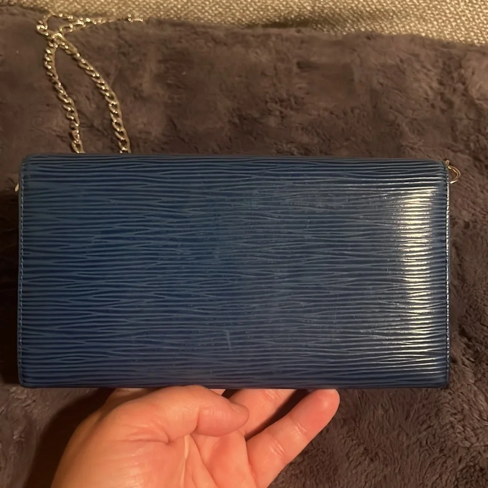 Authentic Vintage Louis Vuitton Blue Epi wallet with chain